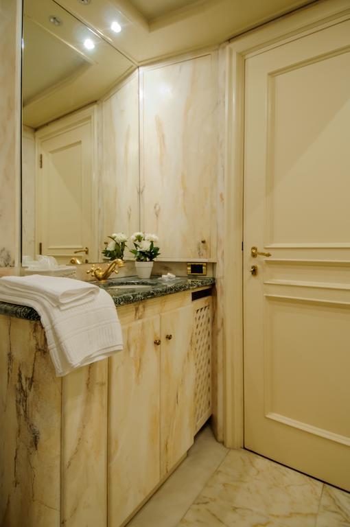 Made In Rome Luxury Affittacamere ภายนอก รูปภาพ
