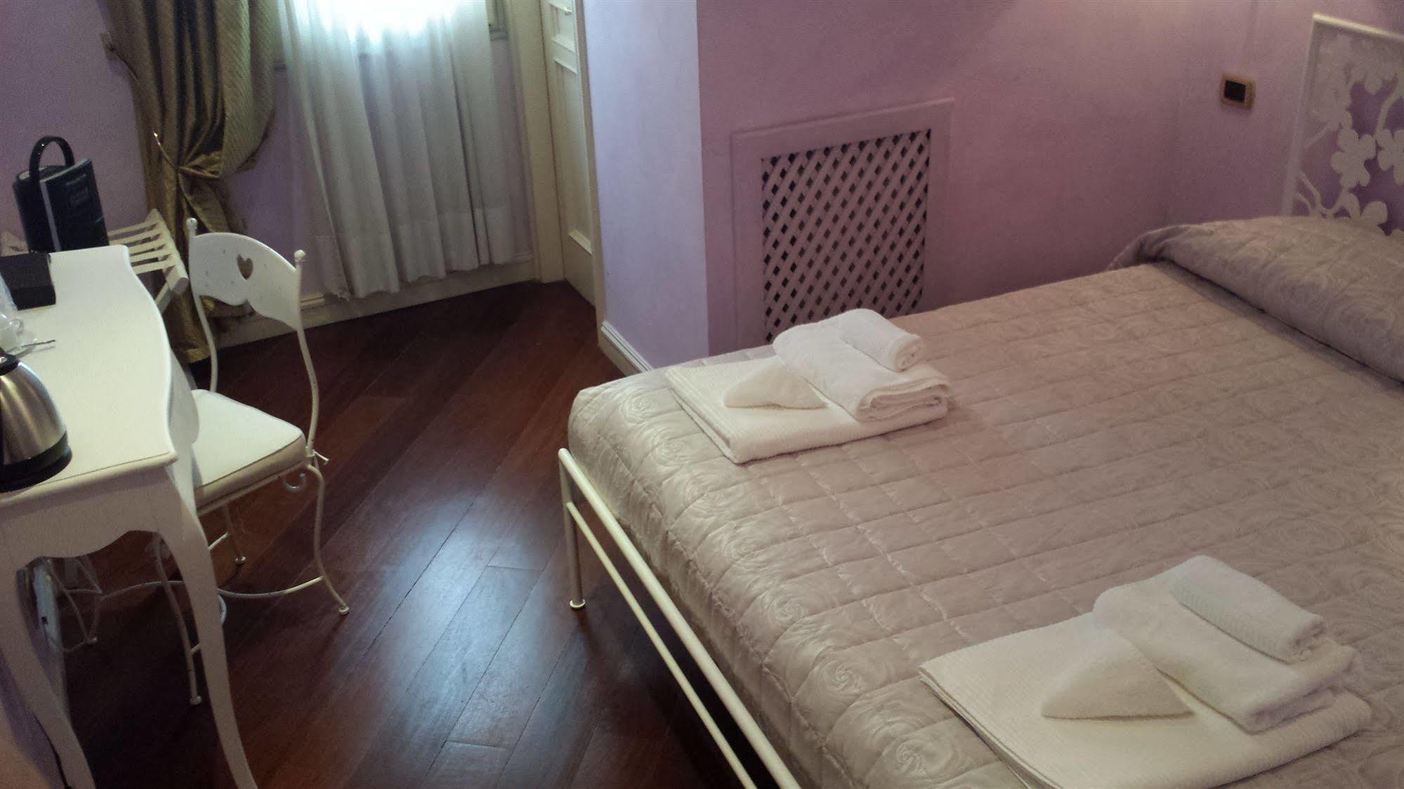 Made In Rome Luxury Affittacamere ภายนอก รูปภาพ