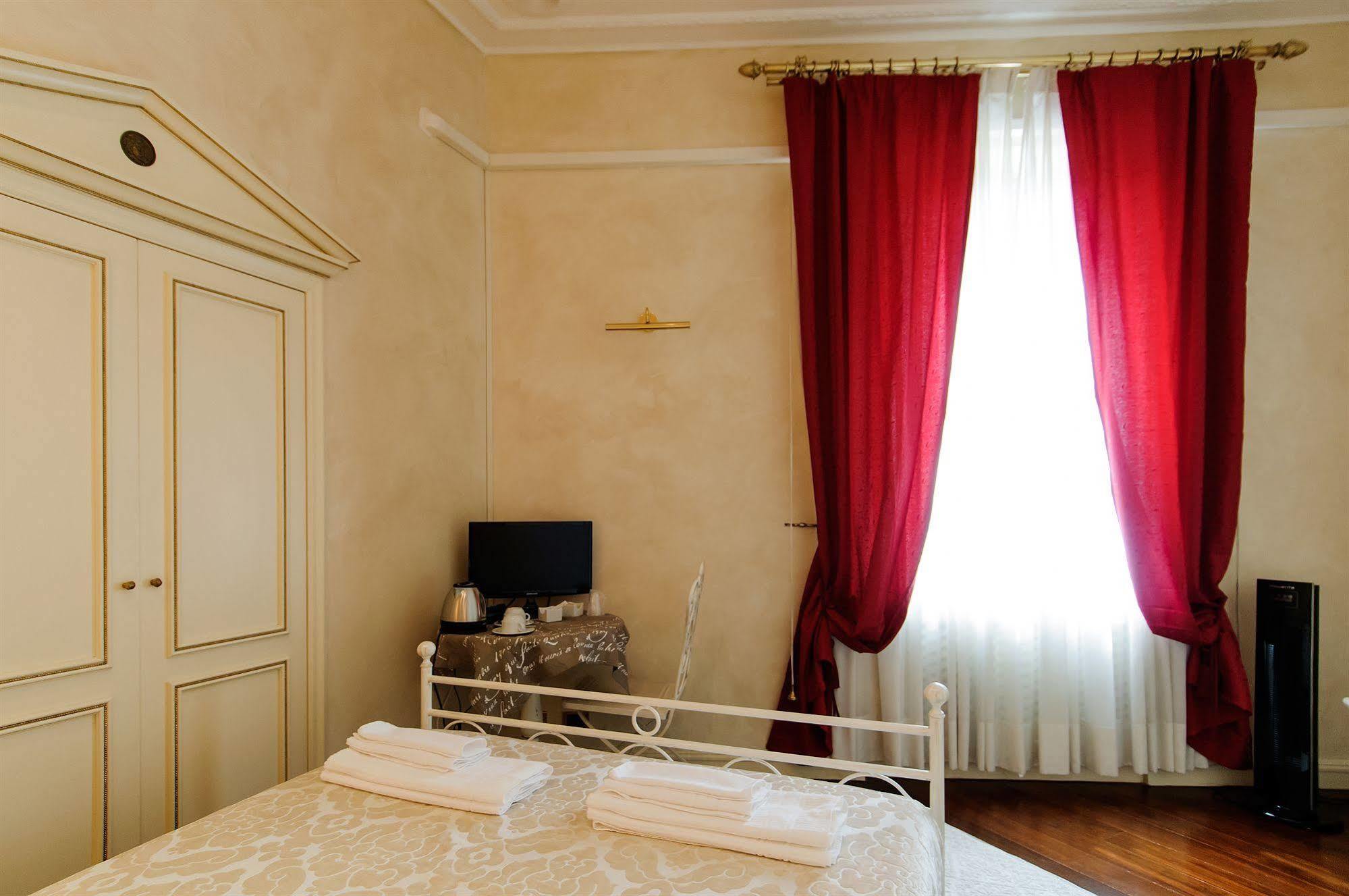 Made In Rome Luxury Affittacamere ภายนอก รูปภาพ