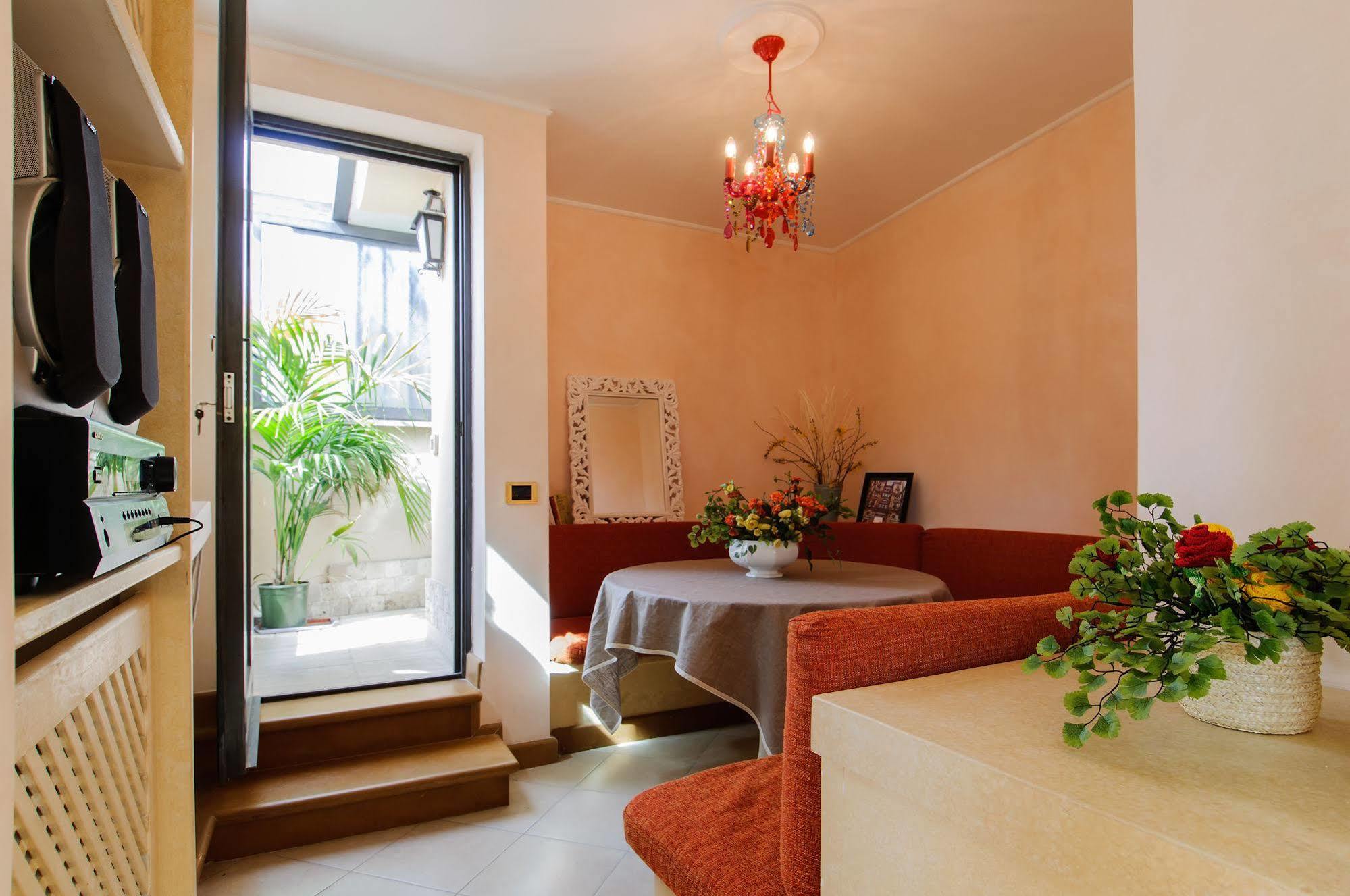 Made In Rome Luxury Affittacamere ภายนอก รูปภาพ